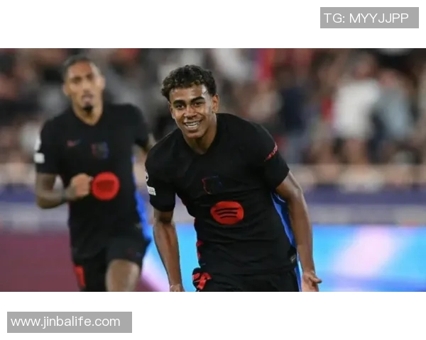 欧冠历史上最具影响力的黑色球星盘点与成就解析 欧冠历史上最具影响力的黑色球星盘点与成就解析