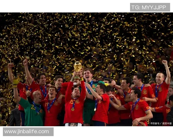 足球球星贺岁献礼新年大拜年 引领2025年激情与荣耀的开端